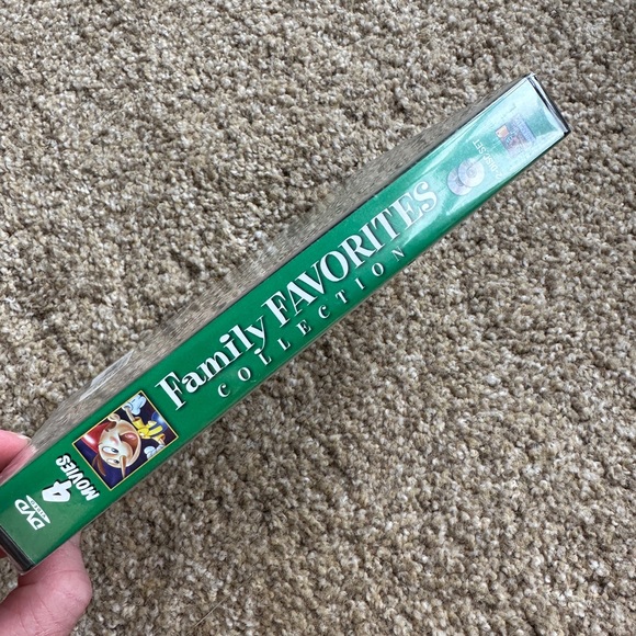 Family Favorites Movie Collection DVD Snow White Pinocchio Jungle Book NWT - Picture 4 of 5